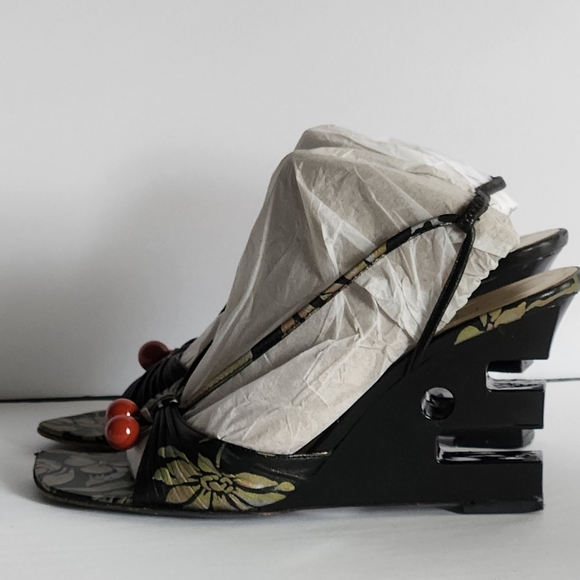 Christian Lacroix Cherry Wedge Sandals Pre-Owned By Kim Kardashian West. - Picture 8 of 13